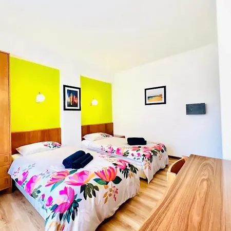- Algarve 30m From The *